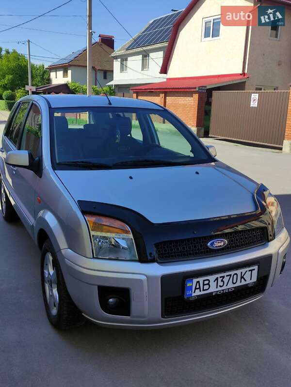 Хэтчбек Ford Fusion 2009 в 