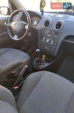 Хэтчбек Ford Fusion 2009 в 