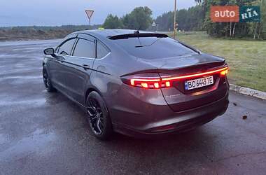 Седан Ford Fusion 2016 в 