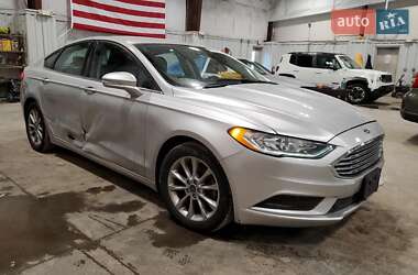 Седан Ford Fusion 2017 в 