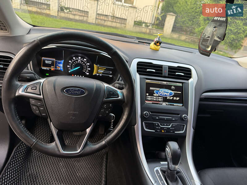 Седан Ford Fusion 2015 в Калуші
