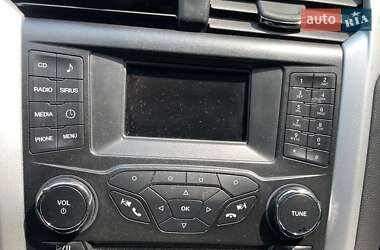 Седан Ford Fusion 2013 в 