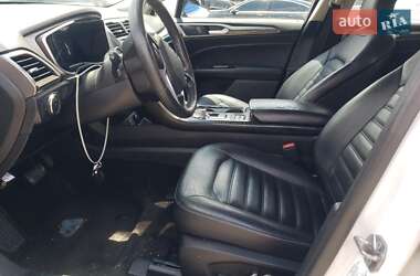Седан Ford Fusion 2018 в 
