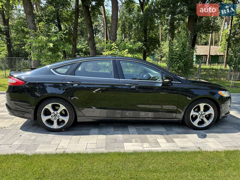 Седан Ford Fusion 2014 в Черкасах