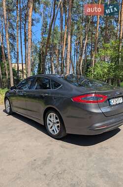 Седан Ford Fusion 2015 в 