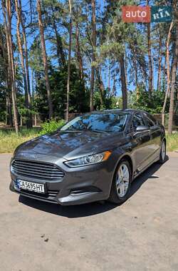 Седан Ford Fusion 2015 в 