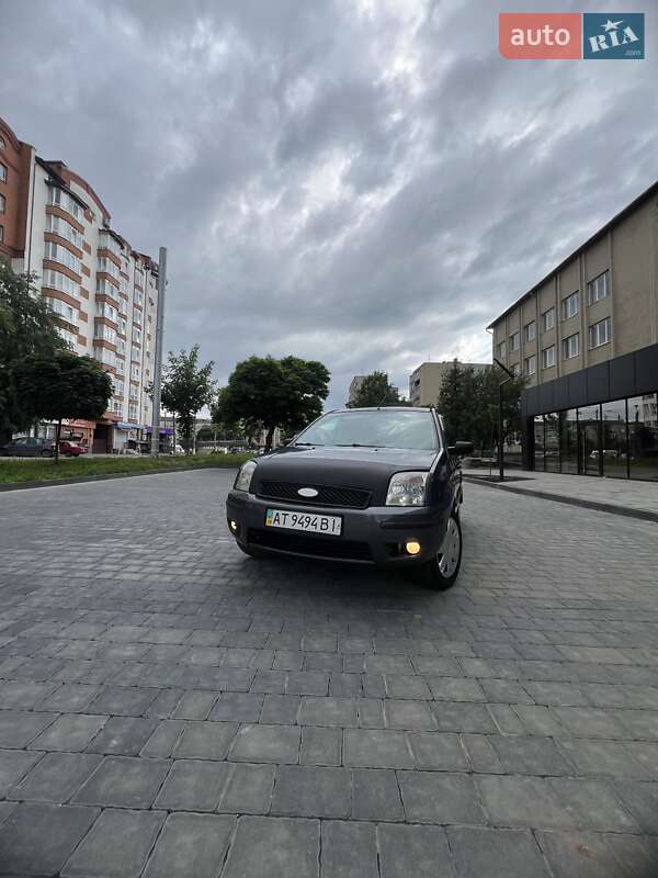 Хэтчбек Ford Fusion 2004 в Ивано-Франковске