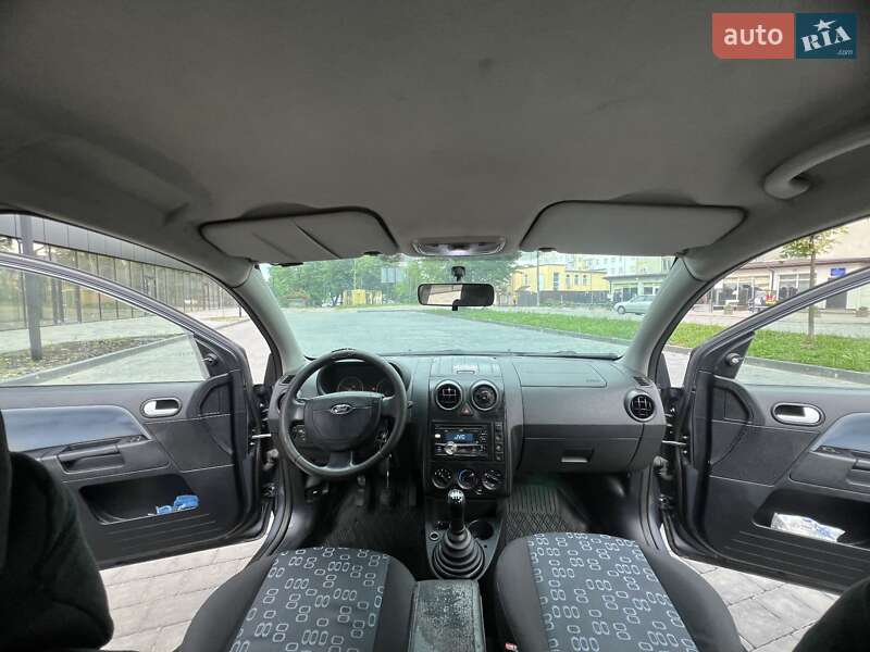 Хэтчбек Ford Fusion 2004 в Ивано-Франковске
