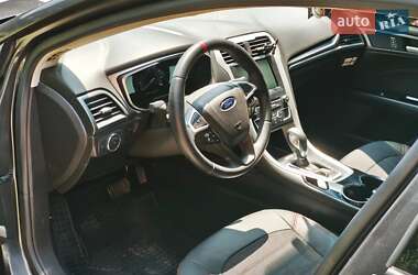 Седан Ford Fusion 2015 в 