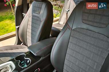 Седан Ford Fusion 2015 в 