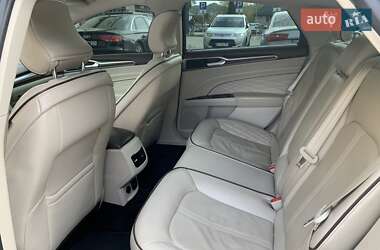 Седан Ford Fusion 2016 в 