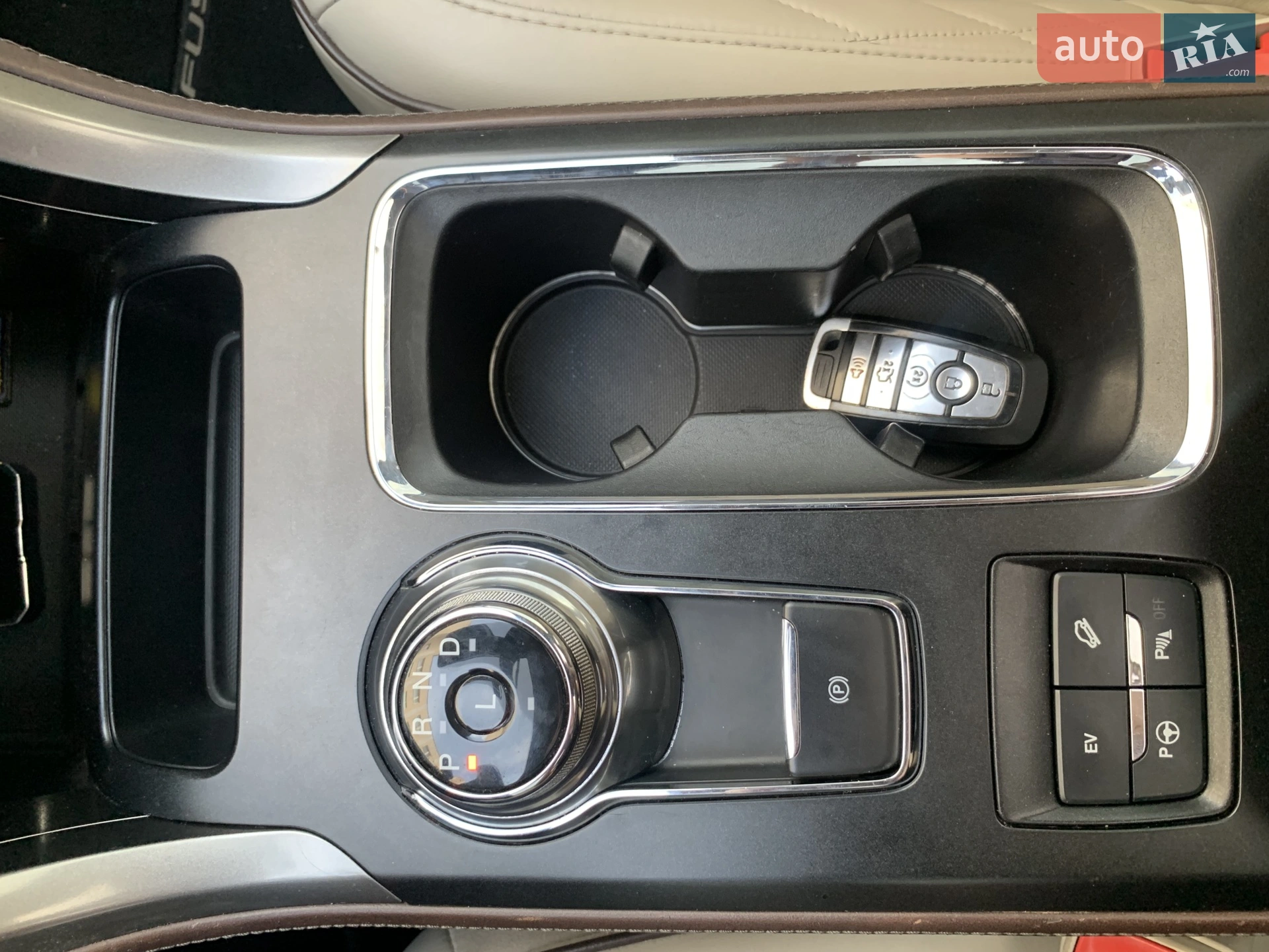 2016 Ford Fusion - мініатюра 26