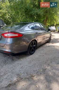 Седан Ford Fusion 2013 в 
