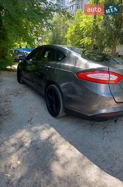 Седан Ford Fusion 2013 в 
