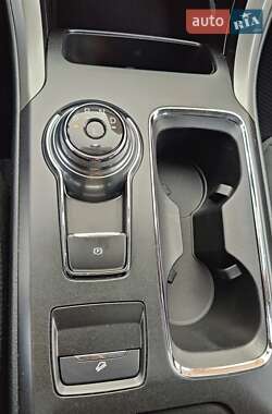 Седан Ford Fusion 2016 в 