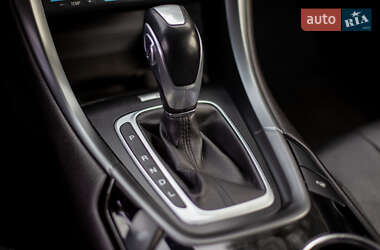 Седан Ford Fusion 2013 в 