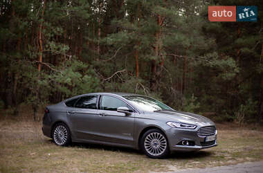 Седан Ford Fusion 2013 в 