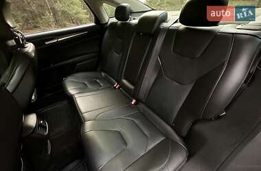 Седан Ford Fusion 2013 в 