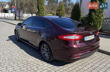 Седан Ford Fusion 2013 в 