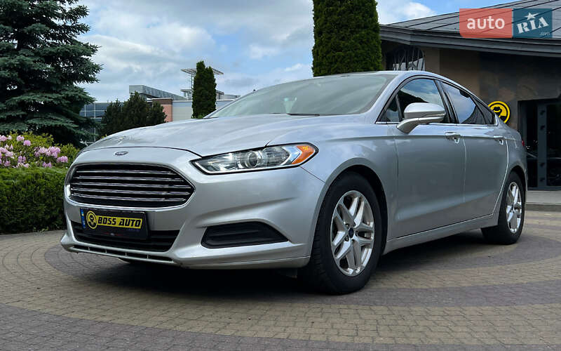 Седан Ford Fusion 2015 в Львове