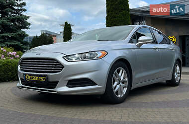 Седан Ford Fusion 2015 в 