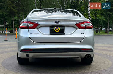 Седан Ford Fusion 2015 в 