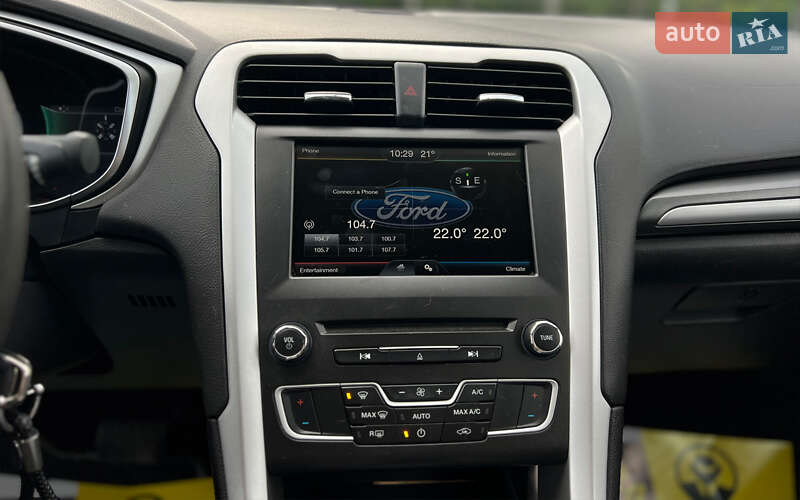 Седан Ford Fusion 2015 в Львове
