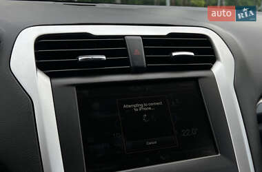 Седан Ford Fusion 2015 в 