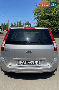 Хэтчбек Ford Fusion 2010 в 