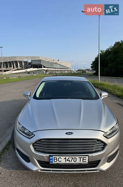 Седан Ford Fusion 2016 в 