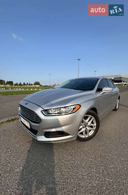 Седан Ford Fusion 2016 в 