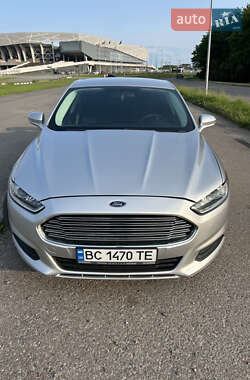 Седан Ford Fusion 2016 в 