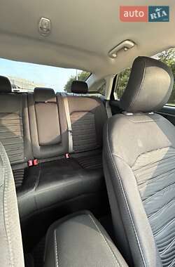 Седан Ford Fusion 2016 в 