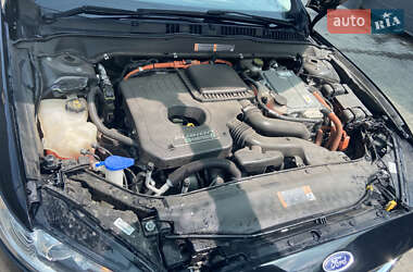 Седан Ford Fusion 2015 в 