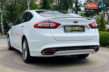 Седан Ford Fusion 2015 в 