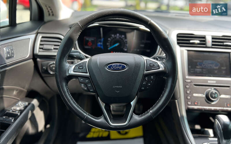 Седан Ford Fusion 2015 в Львові