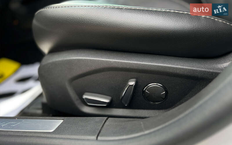 Седан Ford Fusion 2015 в Львові