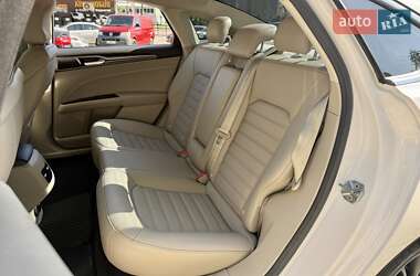 Седан Ford Fusion 2016 в 