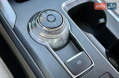 Седан Ford Fusion 2016 в 