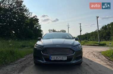 Седан Ford Fusion 2014 в Тетієві