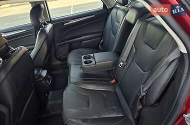 Седан Ford Fusion 2013 в 