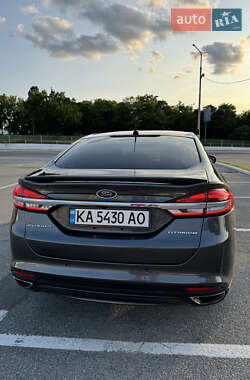 Седан Ford Fusion 2016 в 
