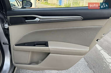 Седан Ford Fusion 2017 в 