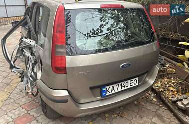 Хэтчбек Ford Fusion 2004 в 