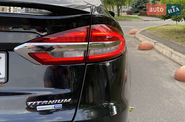 Седан Ford Fusion 2018 в 