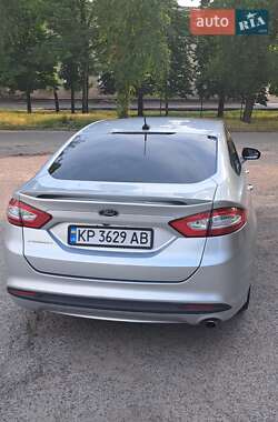 Седан Ford Fusion 2015 в 