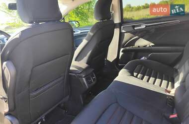 Седан Ford Fusion 2015 в 
