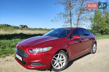 Седан Ford Fusion 2015 в 