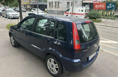 Хэтчбек Ford Fusion 2004 в 