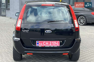 Хэтчбек Ford Fusion 2011 в 